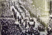 Il delirio di New York all'arrivo di Lindberg si ripete per i messaggeri di Mussolini guidati da Balbo